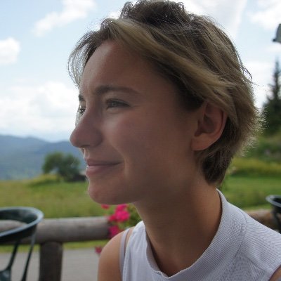 CamilaNg8's profile picture. 