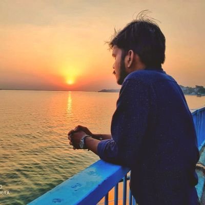 BeingStreetBoy's profile picture. #streetboy
#writer
#motivator
#ahumanbeing
#rider
#Reader#intheLast#Friend