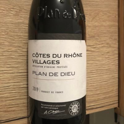 Moogly15's profile picture. 