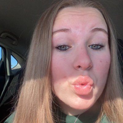 emilyychild's profile picture. 