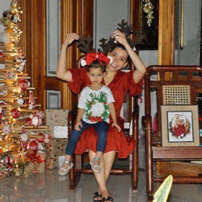 hermyorozco's profile picture. Uhpacho lifestyle. Not into trends. Minimal style & rococo mind.