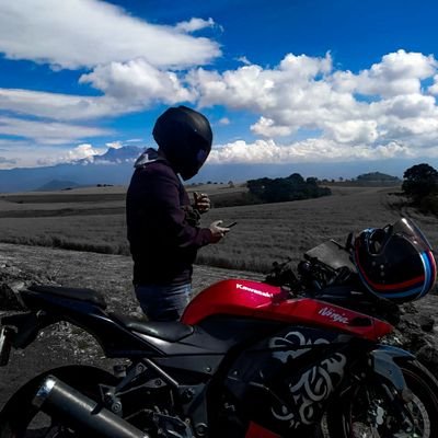 Young, wild & free 🕶️
Ride to live, live to ride 👊🏼