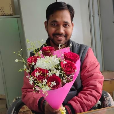 Krishna889922's profile picture. शौक है शायरी लिखना/ 
जरा सम्भल कर पढ़ना मेरे शेर को कहीं तुम्हारा दर्द ना लिख दिया हो..