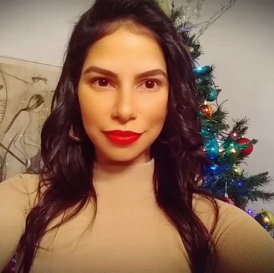 Detrás de cada mujer exitosa, está ella misma animándose a seguir adelante! Soñadora, Apasionada, Madre, Entusiasta & Amante de la Felicidad!