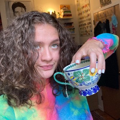 (she/her) new york based traditional astrologer, psychic, vegan, treehugger, and friend!  ❤️🧡💛💚💙💜 your goals are my goals.
