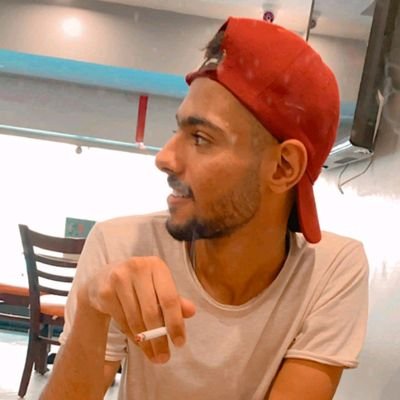 ‏‏تبعثرت الأجواء في غيابك.🖤