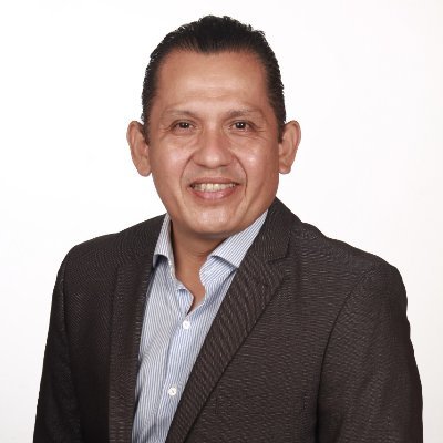 Experto en Administración de unidad de negocio, 10 años de experiencia docente, instructor capacitador EC0217, emprendedor, rescatador de gatos.