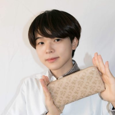 nakanakasyousyo's profile picture. SNS一覧→https://t.co/nXVZdak3qL 大阪芸術大学卒業 （株）ブランド高知 代表取締役社長 "高知の財布" 制作者 教育委員会 不登校支援委員 化粧品成分スペシャリスト　日本テレビ「せっかち勉強」に取り上げられました！