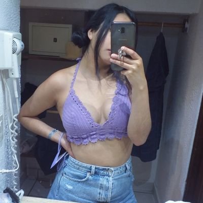 valy_ag's profile picture. México | 22 |  Farmacia ⌬