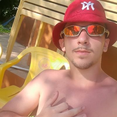 Vencedor não é aquele que sempre vence, mas sim aquele que nunca para de lutar.
whats: (13) 988388275 🔛🔥