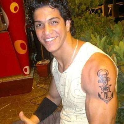 ‏‏‏المال في الغربه وطن 😍
                                  الفقر في الوطن غربه ⁦❤️⁩