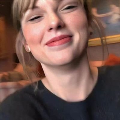 ‧₊° 🐰🍶 ꒰ @taylorswift13 ꒱ when you smile, sun shines 🐇🖇「 Taylor Swift 」my princess ‧₊° 💒