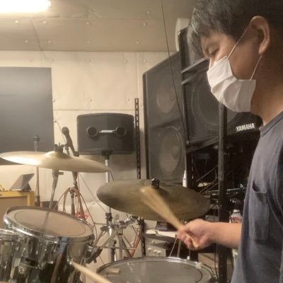 b_flag's profile picture. アレクサンダーテクニーク、モーラーテクニック。Jazz Drumかじっております。ポリリズムが好物。それとチヌ釣り大好き🎣