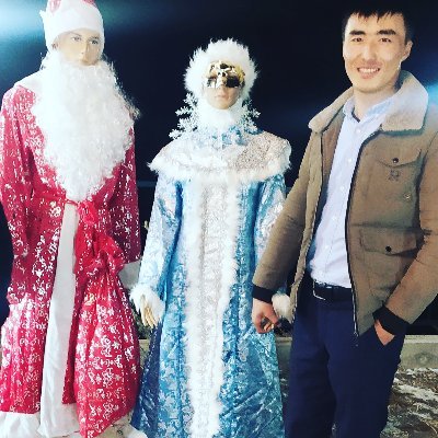 4IZYWgEncL9VTVm's profile picture. Женат