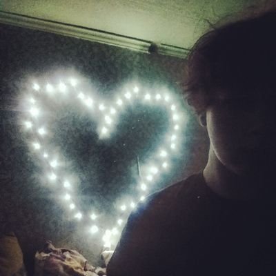 7wrGxDWcz6Q5sAF's profile picture. Рисую, учусь в 9 классе, люблю играть (много провожу времени за компом)