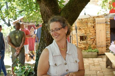 PE / REP / Dordogne / PIDAPI / classe coopérative
En dehors de l'école, c'est : famille, jardin, lecture et cuisine.
J'aime apprendre, échanger et découvrir.