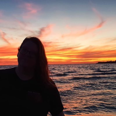 Carly_B's profile picture. sometimes I play netball