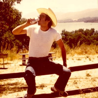 raymondbendall's profile picture. Going around in circles on Spaceship Earth