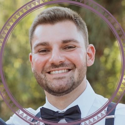 AlexKlott's profile picture. ✞ Following Jesus ♕ Husband to @Tenainai Founder @vivallgroup Podcast @potential__u Community: Awaken Church Book a Strategy Call ⤸