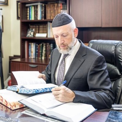 Rabbi of Boca Raton Synagogue & host of @BehindTheBima. Support for this account is provided by @matthewjmiller7.