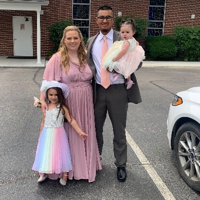 Happily Married to my lady Hannah hernandez. Father of three beautiful girls 👨👩👧👧 #Texans🤟🏽 #Chivas⚽️