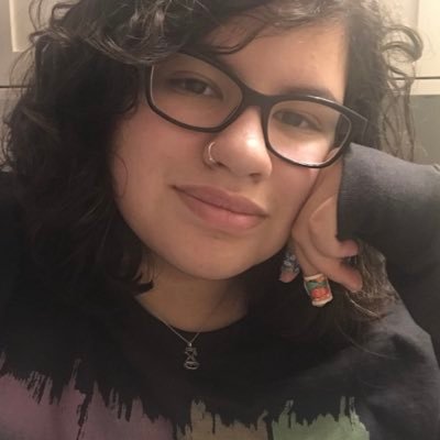 mozzxreIla's profile picture. lover of cats (she/her)