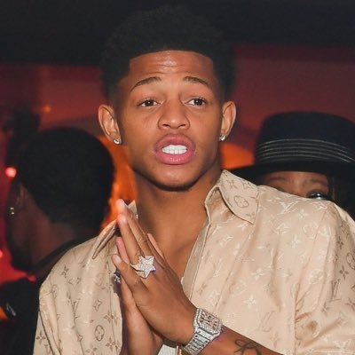 YungReezy_ug's profile picture. |👫🏽Equality |unity👨‍👨‍👧‍👦 | harmony|✌️peace| DM. Proudly ugandan🇺🇬 |GARDENER|❤️🌴🇺🇬 #Endsars #Humanrights .| IG: @yungreezy_ug | #FreeBobiwine