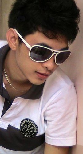 Bio Screen Name: RHIAN / REYNALD Real Name: Reynald Castillo Location: Tagbilaran City, Bohol Age: 20Birthdate: November 19, 1990 Height: 5 6' Weight: 140 lbs