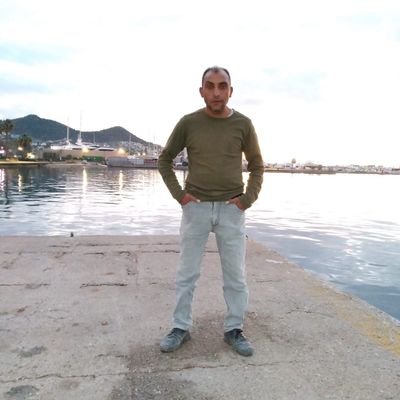 Gkhan54534912's profile picture. bekarım