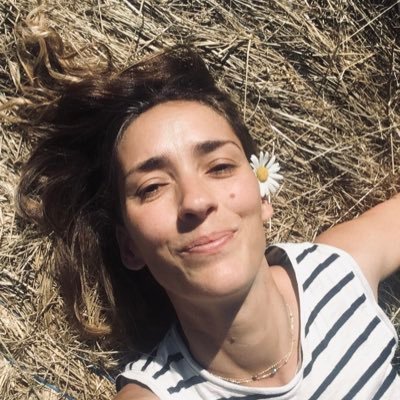 florie_vaneecke's profile picture. Je suis partenaire de communication sur les réseaux sociaux et plume créative pour les gens qui sont trop occupés à faire tourner le monde dans le bon sens.