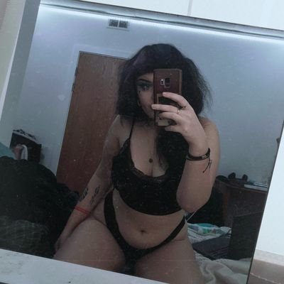 your curvy alt girl || 18+ || here to promote my OF n support other creators || please dont flirt w/ me || call me Mistress , Princess or kitten|| Top 20%|| 32E