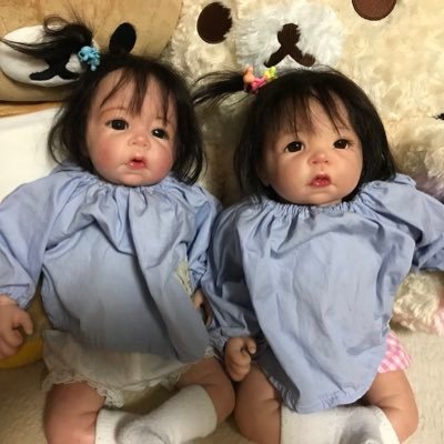 かずぽん そろそろ風呂かな このお人形 かなり気に入ってる 体だけ布ボディで 残りはシリコンなんだけど まず 顔 が好き 肌の質感はイマイチなんだけど顔立ちは赤ちゃんらしい可愛さだと思う 抱き心地もプニプニで重くてずっしり新生児っぽいし かずぽん そろそろ風呂かな このお人形 かなり気に入ってる 体だけ布ボディで 残りはシリコンなんだけど まず 顔 が好き 肌の質感はイマイチなんだけど顔立ちは赤ちゃんらしい可愛さだと思う 抱き心地もプニプニで重くてずっしり新生児っぽいし