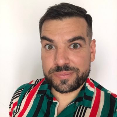 👨💻 Estrategias de Redes Sociales 🗣️ Consultor y Capacitaciones 🤖 Periodista de Tecnología 🎞 Cinéfilo y Lector 📚 Sono il factotum della città