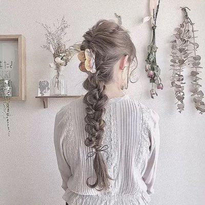 Emma0208_0131's profile picture. 病んだり情緒不安定です。それでもいい人だけ絡んでください。信用してる人だけ通します。