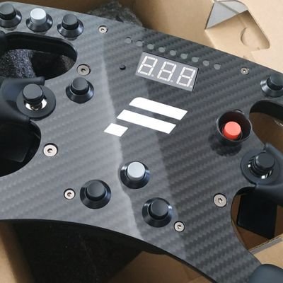 J'aime le sport automobile, particulièrement assidu pour la #F1.
Je fais du #simracing par plaisir, vous pouvez me retrouver sur Twitch.