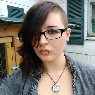 AlicethFaun's profile picture. she/they - Homesteader - Gamer - AnSoc