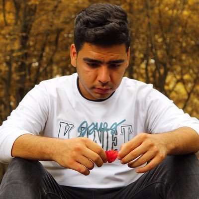 mofathi378's profile picture. هر بیننده ای بینا و هر مکتب دیده ای آگاه نیست