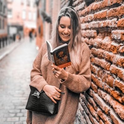 Blogueuse littéraire ⚡️ Instagram : leslecturesdedobby | Contact : leslecturesdedobby@gmail.com