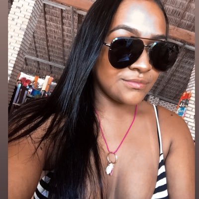 MarahSilva8's profile picture. Amar é mar, por isso não me contento com quem só quer molhar os pés! 🌊❤

 Insta: marahlso1