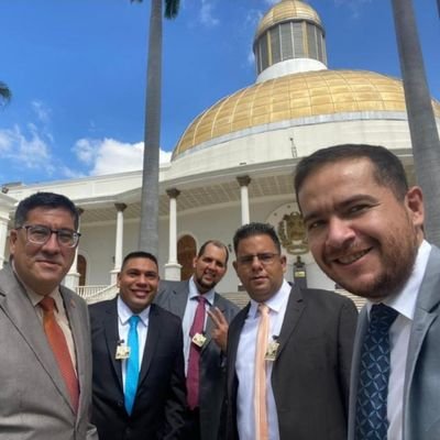 cuenta alterna de @williamcamachol
Diputado A.N 🇻🇪 #Táchira #GPP
Docente
☆MB
Sec. Gral @Alianzacambio #Táchira
#LealesSiempreTraidoresNunca