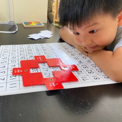 Dad with two kids (2.5yo & 5.5yo), love to explore all kinds of funny games /activities to learn math.