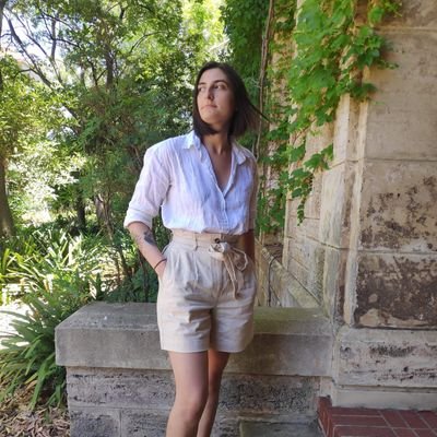 Dramaturg, writer, PhD candidate at UWA: Shakespeare, male friendship, emotions. All theory is affect theory if you cry while doing it! (she/they)