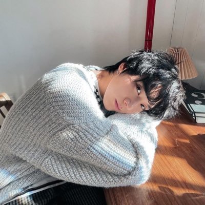 juliely10_'s profile picture. 𝙊𝙤𝙝 𝙗𝙤𝙮 𝙘𝙤𝙢𝙚 𝙖𝙣𝙙 𝙡𝙞𝙜𝙝𝙩 𝙢𝙚 𝙪𝙥✨一 #텐