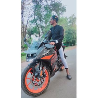 ll_mr_javed_ll's profile picture. 🤙🏻🌼AL-hamdulillah FoR EveryThing✌🏻✨