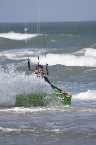 wizzypow's profile picture. Wayward kitesurfer, traveller.