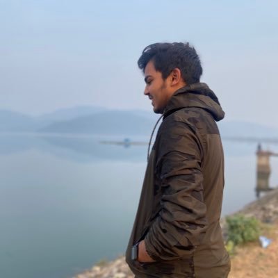 YashBafna10's profile picture. Singer-Songwriter 💕