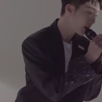 HiddenInLemons's profile picture. 언젠간 계절이 바뀌겠지， 원래 이랬던 것처럼