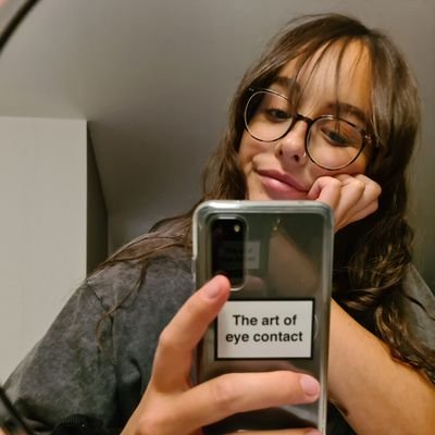 AperoliBagnoli's profile picture. she/her | journalist