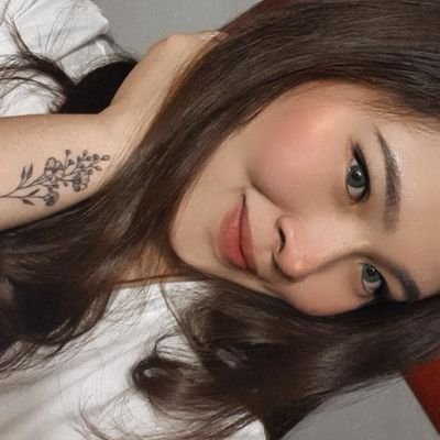 AtosJulia's profile picture. self love 🍃✨