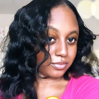 Garifuna y Negra; Oliver’s Mama, Marketing Manager at @swirlycurlyhair, Creative Strategy at @habitskin and @karif_beauty